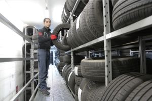 7 sinais para saber quando trocar os pneus do seu carro